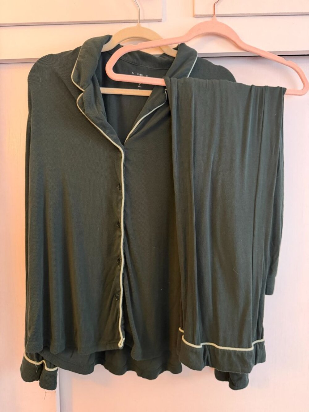 COZY EARTH BAMBOO RIBBED GREEN PAJAMAS SET WOMENS SZ MEDIUM IN SPRUCE GREEN